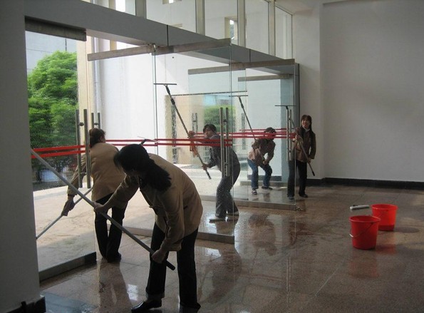 虎門保潔大樓開荒有哪一些程序？